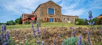 Grand GĂźte en ArdĂšche Nord pour groupes â piscine naturelle, jusquâĂ 26 pers.