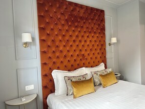 Deluxe Room, Garden View | In-room safe, desk, soundproofing, iron/ironing board - NLM nouvelle maison (Rome)