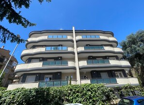 Front of property - NLM nouvelle maison (Rome)