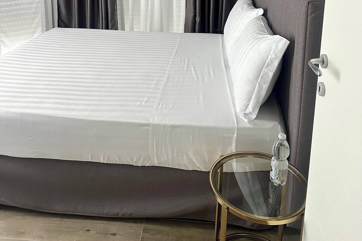 Comfort Room, Garden View | In-room safe, desk, soundproofing, iron/ironing board