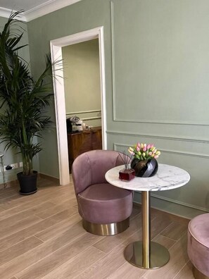 40-inch Smart TV with cable channels, heated floors - NLM nouvelle maison (Rome)