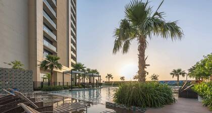 Free housekeeping visits during your stay - StayShort - Elegant Business Bay 2BR Sleeps 5 with Stunning Views