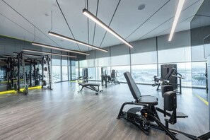 Fitness facility - Free housekeeping visits during your stay - StayShort - Elegant Business Bay 2BR Sleeps 5 with Stunning Views (Business Bay)