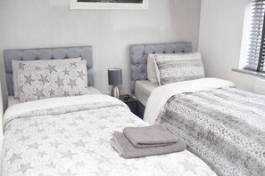 Room - The Grey Mansion Near Manchester City, Co-ops Live (Manchester)