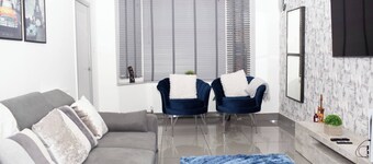 The Grey Mansion Near Manchester City, Co-ops Live