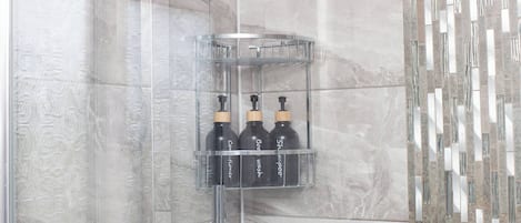 House, 4 Bedrooms, Patio | Bathroom