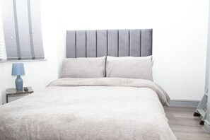 Casa, 4 habitaciones, patio | 4 dormitorios