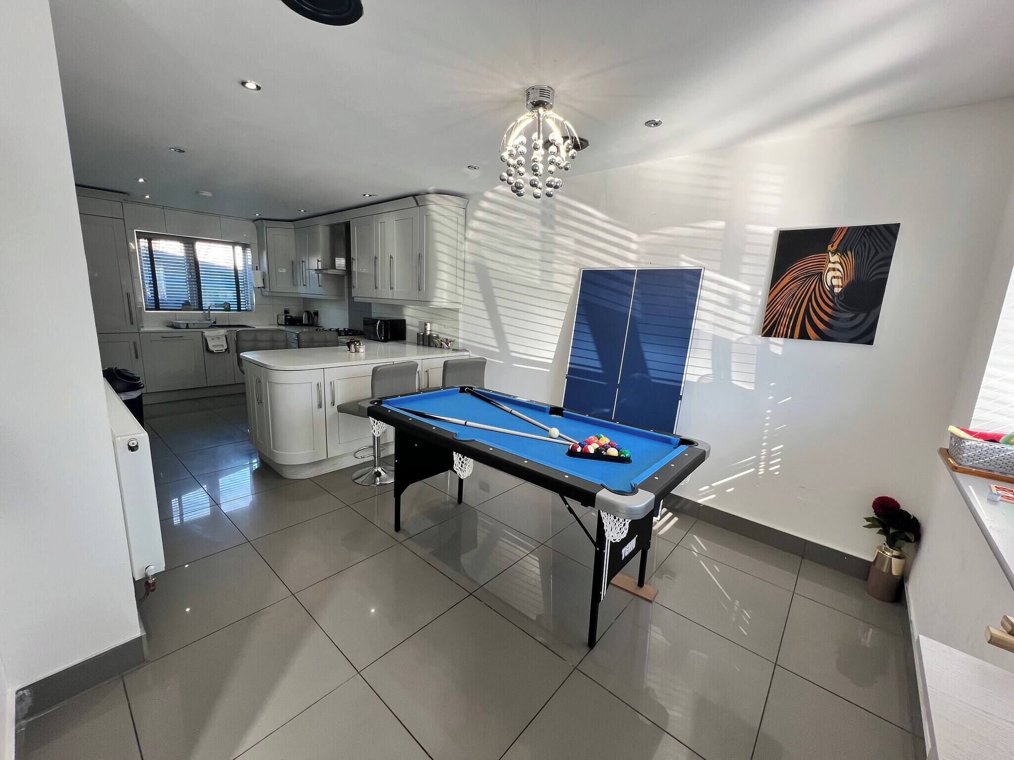 Maison, 4 chambres, patio | Salle de jeux