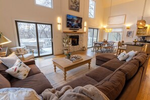 Smart TV y futbolito 