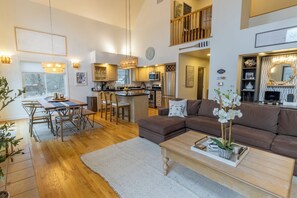 Smart TV, table football - Relaxing Beach Home Near Dunes & Downtown MC (Michigan City)