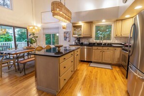 Coffee/tea maker, fridge, microwave, oven - Relaxing Beach Home Near Dunes & Downtown MC (Michigan City)