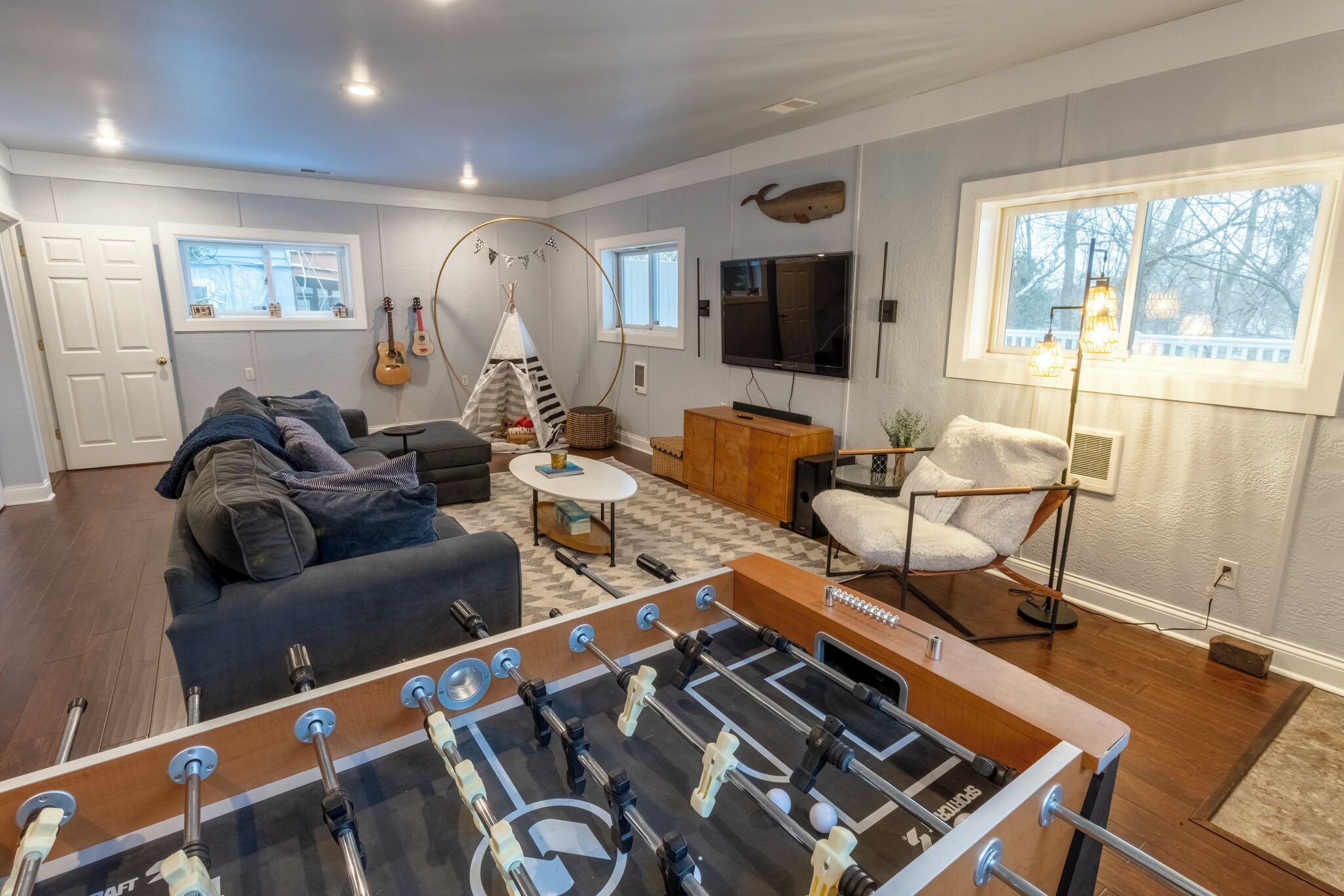 智能电视、桌上足球