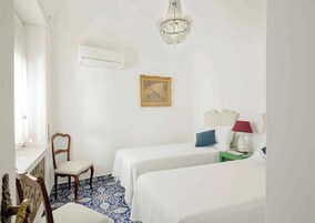 Cortinas blackout y sistema de insonorización 