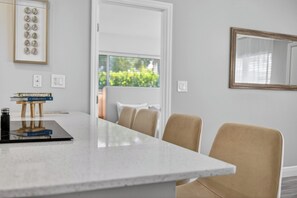 Dining - Coral Ridge Suites #1 - Heated Pool, Beach Gear (Fort Lauderdale)