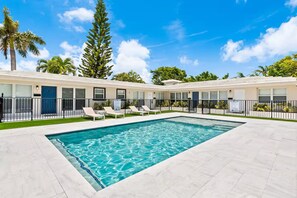 Outdoor pool, a heated pool - Coral Ridge Suites #1 - Heated Pool, Beach Gear (Fort Lauderdale)