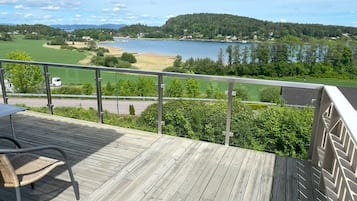 House, 2 Bedrooms, Accessible, Balcony | Outdoor dining
