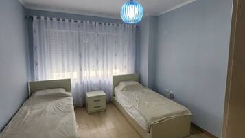 WiFi, bed sheets
