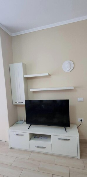 Interior - Amazing 2-bedroom apartment with AC in charming Pogradec (Pogradec)