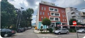 Exterior - Amazing 2-bedroom apartment with AC in charming Pogradec (Pogradec)