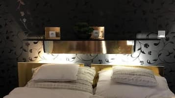 Soundproofing, iron/ironing board, free WiFi