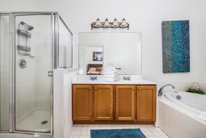 Shower, towels - Mini Weeks Stays Available Sunset Island 26 Island Edge Drive (Ocean City)