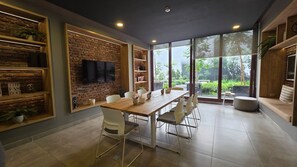 Apartment | Dining - Oceana Suites Santiago Centro Rosas (Santiago)