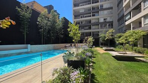 Apartment | Pool | Seasonal outdoor pool - Oceana Suites Santiago Centro Rosas (Santiago)