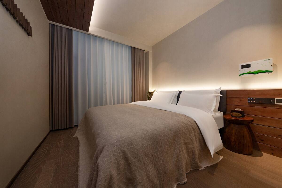 Family Suite, Patio, Garden View | Premium bedding, desk, laptop workspace, blackout drapes