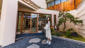 Exterior - Shangri-La Homestay Designer B&B (Deqin)