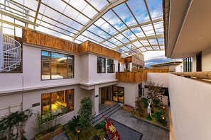 Exterior - Shangri-La Homestay Designer B&B (Deqin)