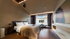 Comfort Double Room, Patio, Garden View | Premium bedding, desk, laptop workspace, blackout curtains - Shangri-La Homestay Designer B&B (Deqin)