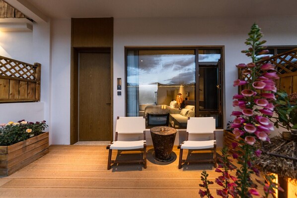 Elite Double Room, Patio, Garden View | Terrace/patio - Shangri-La Homestay Designer B&B (Deqin)