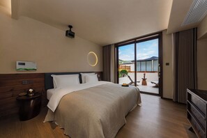 Design Suite, Patio, Garden View | Premium bedding, individually decorated, individually furnished, desk - Shangri-La Homestay Designer B&B (Deqin)