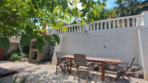 Outdoor dining - Coco Apart (Vélez-Rubio)