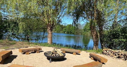 Property for 22 guests, private lake, tennis court, sauna, hot tub, no neighbors