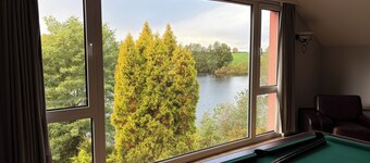 Property for 22 guests, private lake, tennis court, sauna, hot tub, no neighbors