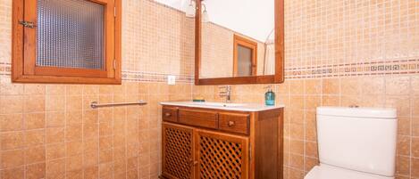 Dutxa, assecador de cabells i tovalloles