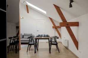 Dining - Modern Apartment in Riga Prestigious Quiet Center (Rīga)