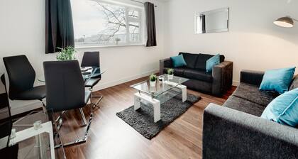 K Suites - Cozy 2 Bedroom with Own Parking