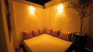 Interior - Superb 3-suite riad. A/C, swimming pool. Quiet, central and safe (Marrakech)