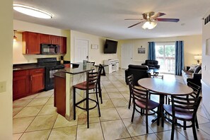 Interior - Watch the Splash—You’re That Close | 8 ppl | C6 (Put-in-Bay)