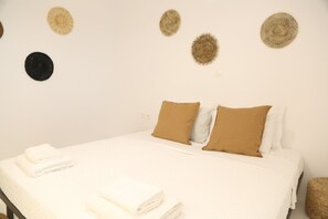 3 bedrooms, iron/ironing board, free WiFi, bed sheets - Villa Adelfia with private hot tub (Mykonos)