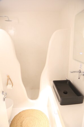 Shower, hair dryer, towels, soap - Villa Adelfia with private hot tub (Mykonos)