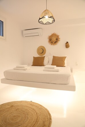 3 bedrooms, iron/ironing board, free WiFi, bed sheets - Villa Adelfia with private hot tub (Mykonos)