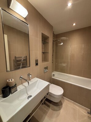 Towels, soap - Superb central London flat. (London)