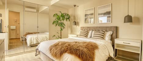 Apartment, City View | Blackout curtains, iron/ironing board, free WiFi