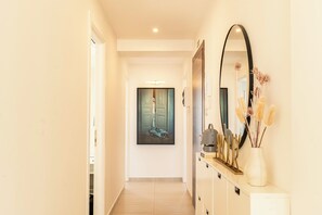 Hallway - Modern & Spacious 3BD Apt With Terrace (Msida)