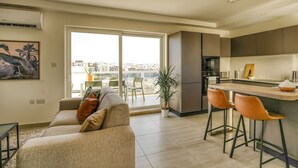 Living area - Modern & Spacious 3BD Apt With Terrace (Msida)