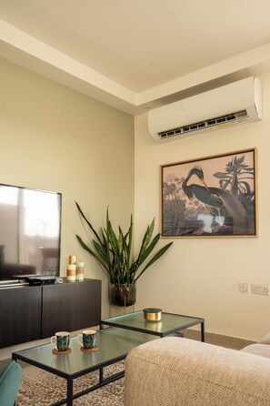 Apartment, City View | Living area - Modern & Spacious 3BD Apt With Terrace (L-Imsida)