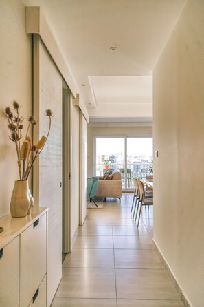 Hallway - Modern & Spacious 3BD Apt With Terrace (Msida)